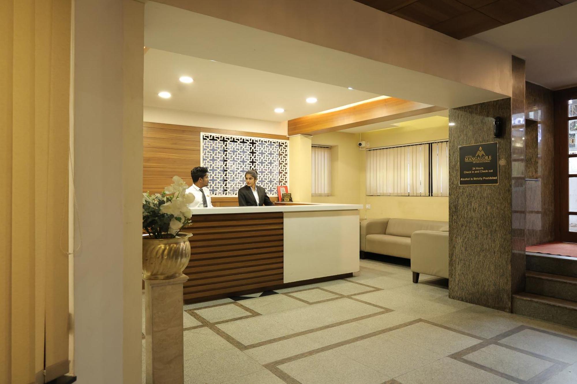 Hotel Mangalore International Eksteriør billede