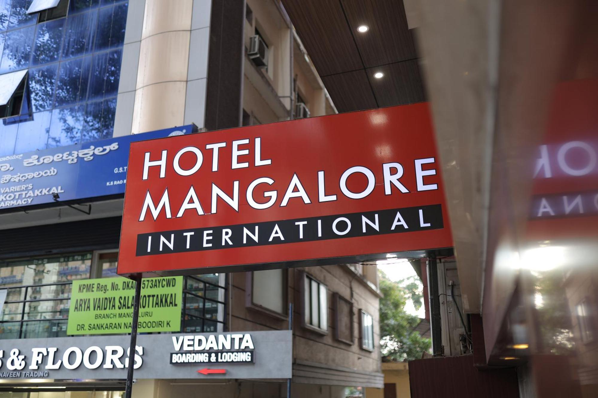 Hotel Mangalore International Eksteriør billede